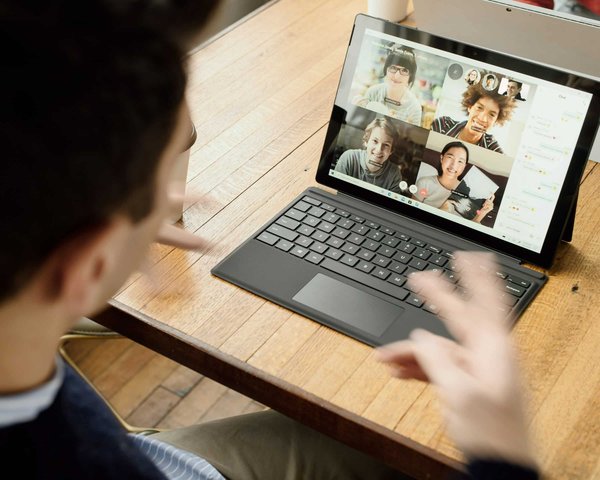 Comment gérer une équipe de développement de logiciels multiculturelle et à distance ?