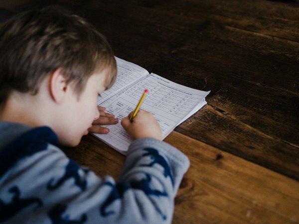 Comment intégrer des éléments de jeu dans l'enseignement des mathématiques à l'école primaire?